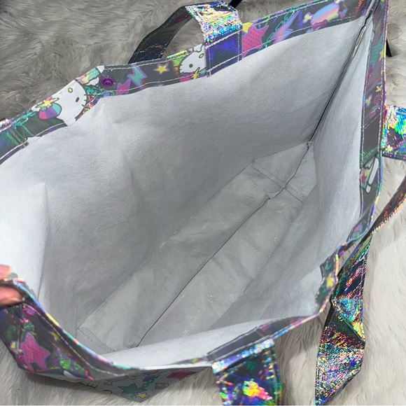 Hello Kitty • 2015 Iridescent Hello Kitty Snap Closure Tote - Picture 10 of 12